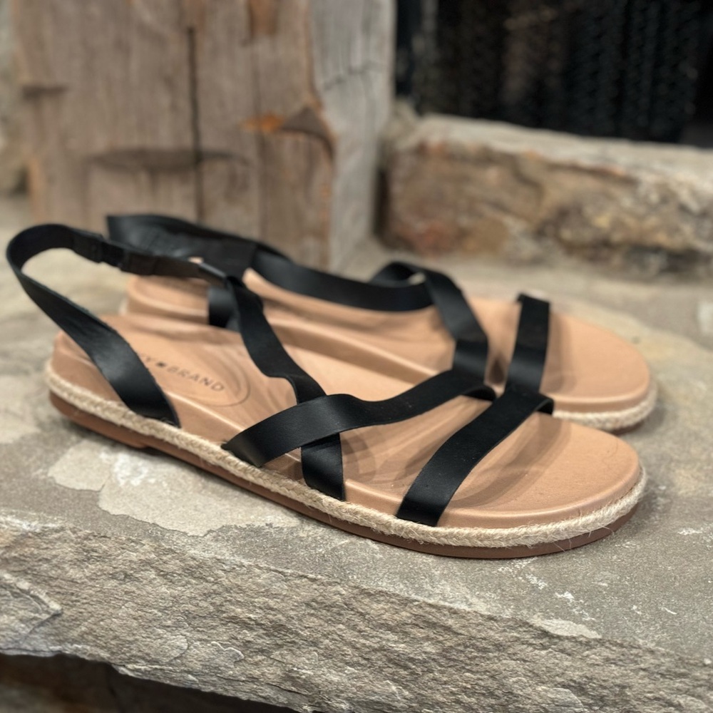 Size 8 sandals lucky brand